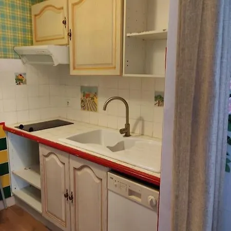 Holiday home Ravissante Petite Maison Avec Jacuzzi