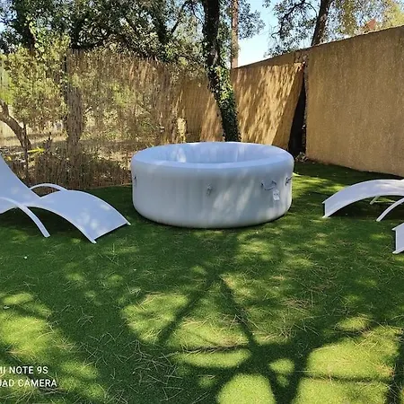 Ravissante Petite Maison Avec Jacuzzi Holiday home